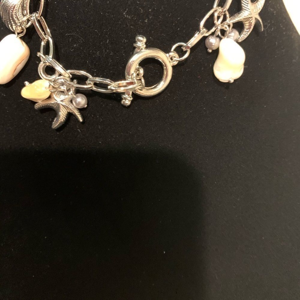 Bracelets   - Picture 10 of 13